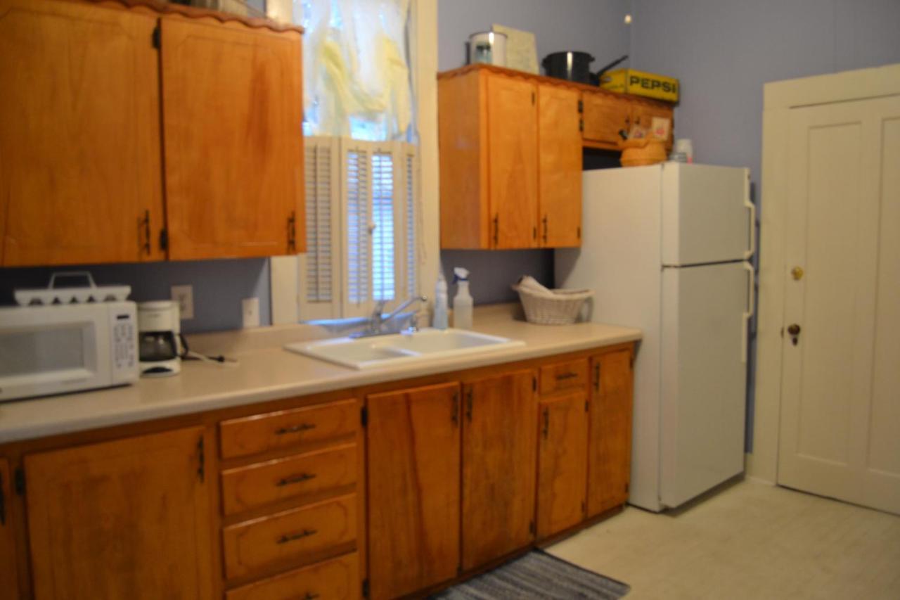 Carleton House Bed And Breakfast Bonham エクステリア 写真