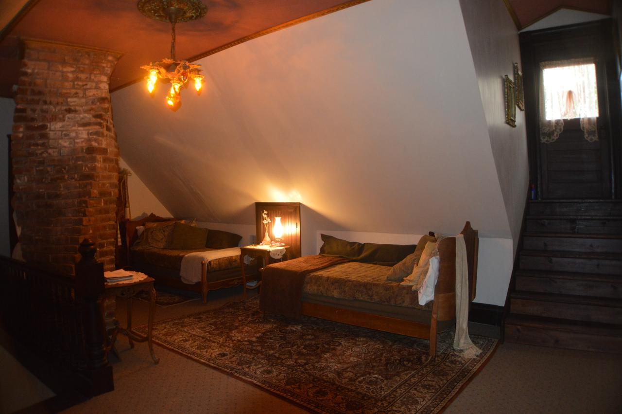 Carleton House Bed And Breakfast Bonham エクステリア 写真