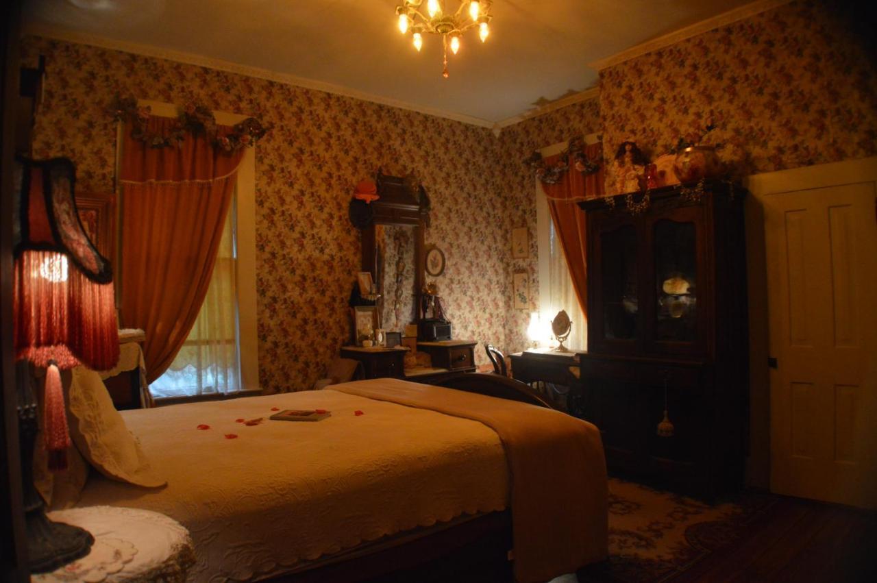 Carleton House Bed And Breakfast Bonham エクステリア 写真