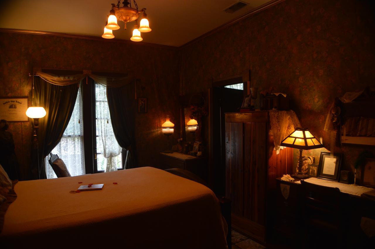 Carleton House Bed And Breakfast Bonham エクステリア 写真
